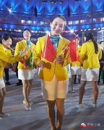 每屆的奧運(yùn)會(huì)都是世界億萬人關(guān)注的焦點(diǎn)，讓我們感到欣喜的是，這屆奧運(yùn)會(huì)上有兩名咱邯鄲籍運(yùn)動(dòng)員，她們是代表國家女子柔道隊(duì)出征的周超和代表國家田徑隊(duì)出征的華紹青。其中，29歲的周超將在8月10日21時(shí)參加女子柔道(70公斤級(jí))項(xiàng)目。